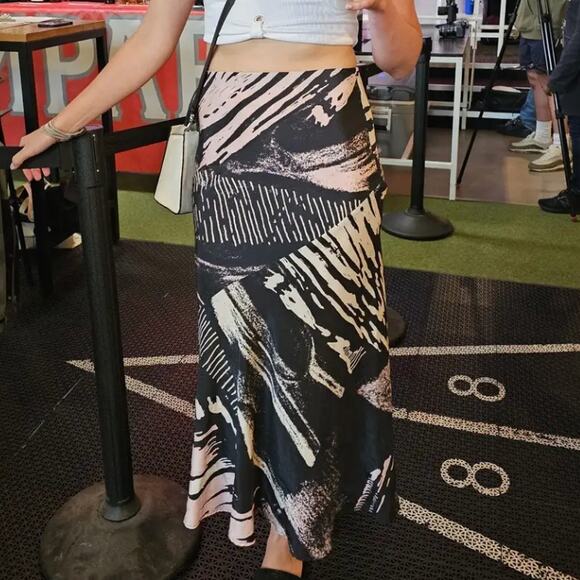 Untitled in Motion Black Bias Cut Midi Skirt XS Designer Career Abstract $262 - Picture 7 of 10